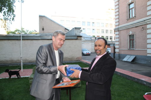 [:en]Farewell to Yuri Kirsanov[:ru]Прием в честь Юрий Кирсанов[:SI]යූරි කිර්සානොව් සමුගැනීමේ උත්සවය[:]
