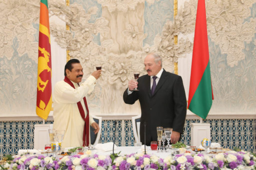 [:en]State Lunch[:ru]Официальный обед[:SI]රාජ්‍ය බෝජන උත්සවය[:]
