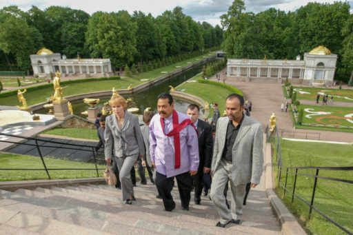 [:en]Hermitage & Petrodvorets[:ru]Эрмитаж и Петергоф[:SI]හෙර්මිතාෂ් හා පෙත්රෝද්වරිස්[:]