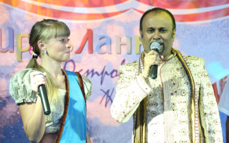 [:en]Muscovites flock in numbers[:ru]Москвичи стекаются[:SI]මොස්කව් නරඹන පිරිස වැඩිවෙයි..[:]