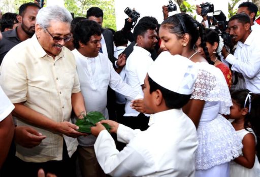 මහින්දට තුනෙන් දෙකේ බලයක් දෙන්න..