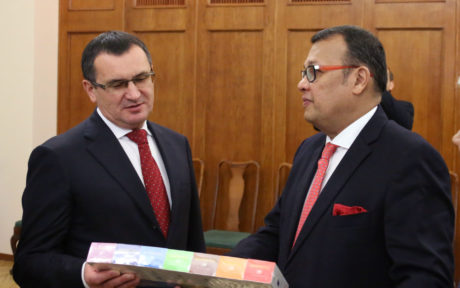 [:en]Visit the Minister of Plantation[:ru]Визита Министра Плантация[:SI]වැවිලි කර්මාන්ත අමත්‍ය සංචාරය[:]
