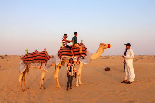 [:en]Desert Safari with Live Entertainment[:ru]Сафари по пустыне с развлекательной программой [:SI]ඩුබායි කාන්තාර සෆාරි[:]