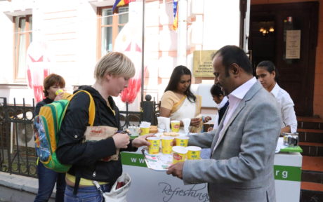 [:en]Vesak Celebration 2014[:ru]Праздник Весак 2014[:SI]වෙසක් දන්සැල මොස්කව් නුවර[:]