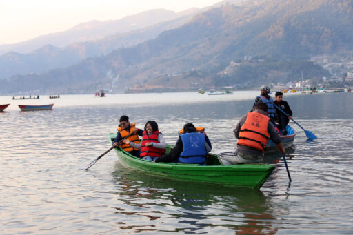 [:en]Sarangkot Mountain in Pokhara[:ru]Вершина горы Саранкот в Похахара[:SI]පෝක්හාරා නගරයේ සරාන්කොට්‌ කඳු මුදුන..[:]