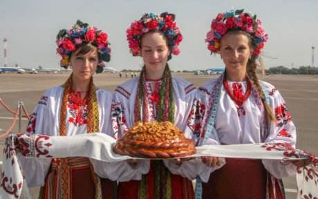 [:en]Arrival in Kiev-Borispol[:ru]Прибытие в Борисполь[:SI]කිව් ගුවන් තොටුපළට පැමිණීම[:]