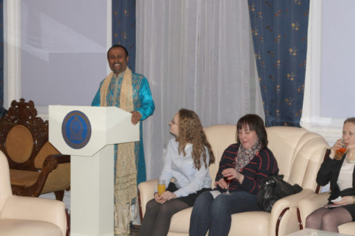 [:en]Farewell reception for Ambassador[:ru]Прием в честь отъезда Посол[:SI]තනාපති සේවයෙන් සමුගැනීම[:]