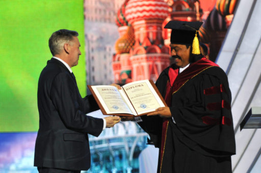 [:en]Doctorate Honoris Causa[:ru]Почетный Доктор наук[:SI]ගෞරව ආචාර්ය උපාධිය පිරිනමයි[:]