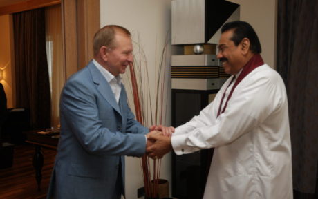 [:en]Meeting with Leonid Kuchma[:ru]Встреча с Леонида Кучмы[:SI]ලියොනිඩ් කුච්මා සමඟ හමුවීම[:]
