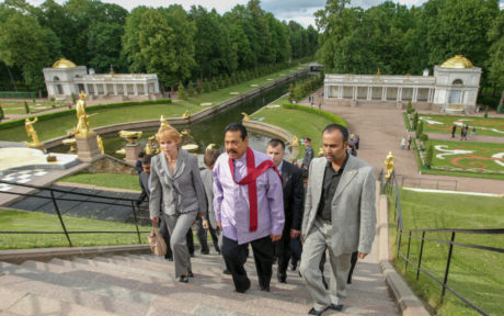 [:en]Hermitage & Petrodvorets[:ru]Эрмитаж и Петергоф[:SI]හෙර්මිතාෂ් හා පෙත්රෝද්වරිස්[:]