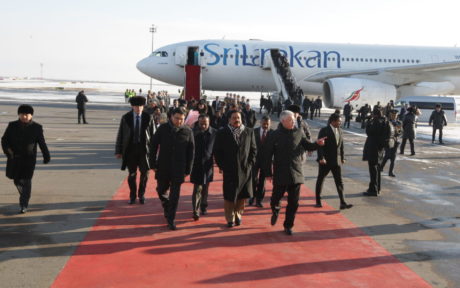 [:en]Arrival at airport Astana[:ru]Прибытие аэропорт Астана[:SI]අස්ථනා ගුවන් තොටුපළට පැමිණීම[:]