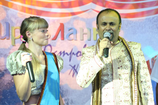 [:en]Muscovites flock in numbers[:ru]Москвичи стекаются[:SI]මොස්කව් නරඹන පිරිස වැඩිවෙයි..[:]