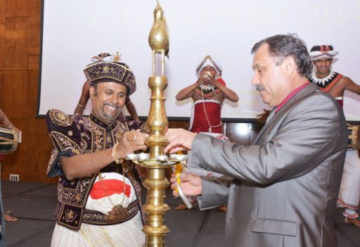 [:en]Sri Lankan Night at Lotte[:ru]Вечер Шри-Ланки в Lotte[:SI]මුළු රටම ආපහු පිබිදිලා….[:]