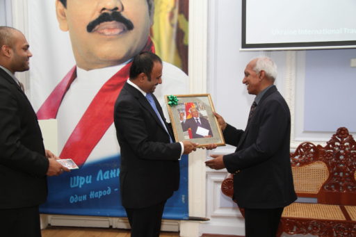 [:en]Farewell to Head of Chancery[:ru]Проводы Главы Канцелярии[:SI]තානාපති කාර්යාල ප්‍රධානියා සමුගැනීම[:]