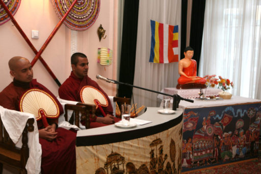 [:en]Vesak Celebration[:ru]Праздник Весак[:SI]වෙසක් උත්සවය[:]