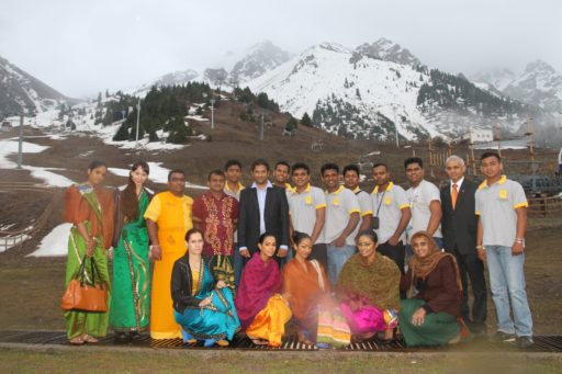 [:en]Shymbulak Ski Resort[:ru]Горнолажном курорте «Чимбулак»[:SI]චිබුල්යක් කදුවැටිය [:]