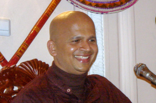 [:en]Ven . Uduwe Dhammaloka[:ru]Вен. Удуве Дармалока[:SI]උඩුවේ ධම්මාලෝක හිමිපාණන්[:]